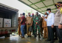 Gubernur Isdianto Sambut Kedatangan 13.000 Vaksin Covid Untuk Kepri di Tanjungpinang Vaksin Kepri