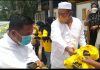 Jumat Barokah, Golkar Kepri Kembali Bagikan 500 Nasi Kotak Gratis di Masjid An Nur Sagulung Jumat Barokah
