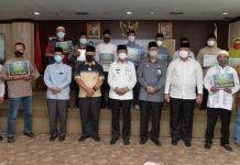 Permintaan Isdianto ke Penerima Bantuan Hibah Masjid hingga Majelis Taklim se-Batam Isdianto Serahkan Bantuan Hibah