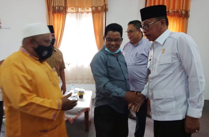 Tim 9 Desak DPRD Tim 9 Desak DPRD