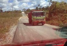Waspada! Ratusan Lubang di Jalur Ranai-Trans Batubi Natuna Mengancam Nyawa Jalan berlubang di Betubi Natuna