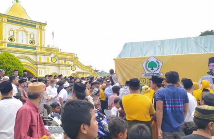 Golkar Kepri Bagikan 1000 Paket di Sumenap