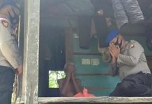 Dampak Ekonomi COVID-19, Satpolairud Salurkan Paket Sembako Kepada Warga Pesisir