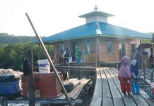 Miliki Musholah, Mualaf Suku Laut Selat Kongki Lingga Leluasa Beribadah klasifikasi Desa