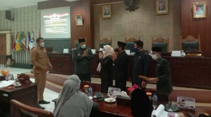 LKPJ 2020 Bupati dan Padangan Fraksi