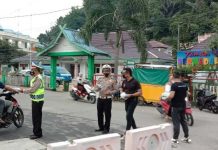DPP Barisan Muda Tionghoa Batam Bagikan 2.250 Masker ke Masyarakat Anambas Muda Tionghoa Batam Bagi Masker