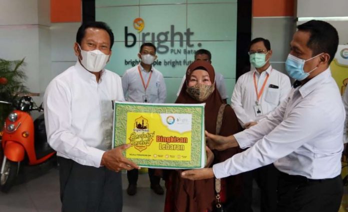 bright PLN Batam Bagi THR 2021