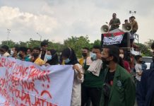 BEM Nusantara Gelar Aksi di Tugu Pahlawan Surabaya, Kritik Gubernur Jatim dan Aparat