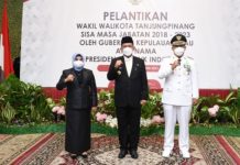 Pesan Gubernur Ansar ke Endang Abdullah Usai Dilantik Jadi Wakil Walikota Tanjungpinang Gubernur H Ansar Ahmad lantik Endang Abdullah sebagai Wakil Walikota Tanjungpinang