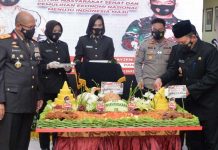 Gubernur Ansar Hadiri Peringatan HUT Bhayangkara 75, Terima Kasih Polri, Bantu Kepri Tekan Pandemi Gubernur Ansar Hadiri Peringatan HUT Bhayangkara 75