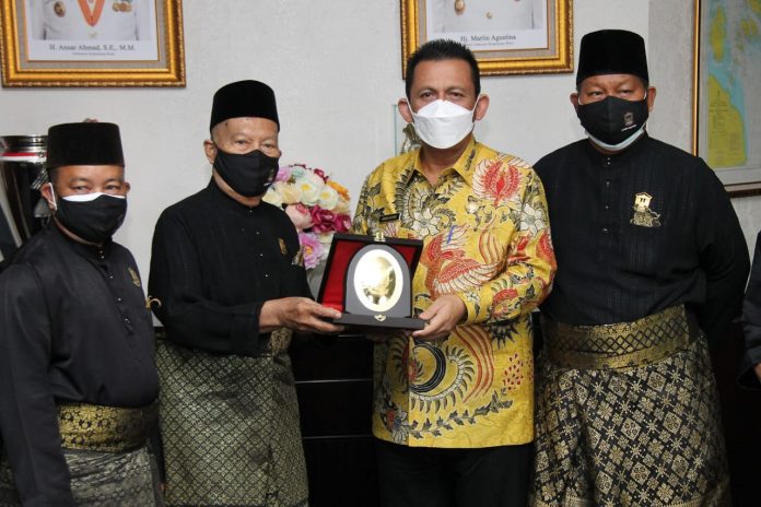 Gubernur Dukung LAM Kepri Menyusun dan Terbitkan Buku Sejarah Melayu di Kepri