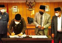 Sembilan Fraksi Terima LPJ APBD Karimun Tahun 2020, Bupati : Keadaan Semakin Sulit