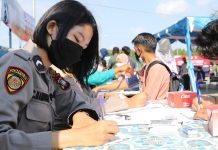 Antusias Warga Mengikuti Gerai Vaksinasi Presisi Keliling Polres Karimun