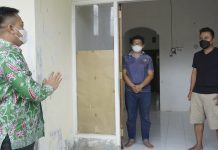 Nizar dan Istri Kunjungi Warga dan Beri Semangat yang Terpapar Covid-19