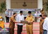 Sapi Kurban Presiden Diserahkan Gubernur Mahyedi ke Masjid Raya Sumbar
