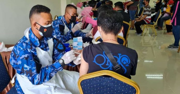 Serbuan Vaksin Lanud Hang Nadim Batam