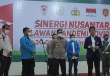 Sinergi BEM Nusantara dengan Satgas Lawan Covid-19 DPR-POLRI Lakukan Vaksinasi Massal Sinergi BEM Nusantara dengan Satgas Lawan Covid-19 DPR-POLRI Lakukan Vaksinasi Massal