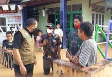 Wagub Sumatera Barat Audy Joinaldy Tinjau Warga Terdampak Banjir Padang Banjir Kota Padang