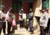 80 Paket Sembako Bantuan TNI-Polri Menghadapi PPKM Diserah Polsek Tanjungpinang ke Warga Penyengat