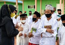 Datangi Ponpes dan Panti Asuhan di Bintan, Ketua TP-PKK Kepri Dewi Kumalasari Berikan Santunan Dewi Kumalasari PKK Kepri