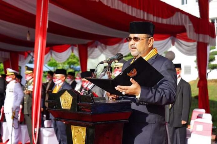 merampingkan jumlah tenaga honorer