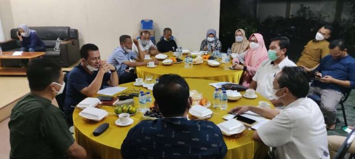 Gubernur Ansar Rapat Dengan OPD Sampai Tengah Malam di Tanjungpinang