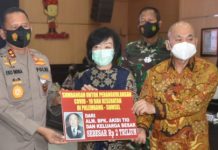 Polda Sumsel Bantah Tangkap Hariyati, Kronoligi Ketika Bilyet Giro 2T di Bank Mandiri Belum Cair Pukul 14.00 WIB Anak Akidi Tio, Heriyanti Ditangkap dan Berstatus Tersangka Kasus Sumbangan Rp 2T