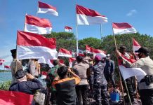 Peringati HUT RI ke-76, Polsek Bintan Utara Kibarkan 76 Bendera di Pulau Terluar Bintan Polsek Bintan Utara Kibarkan 76 Bendera