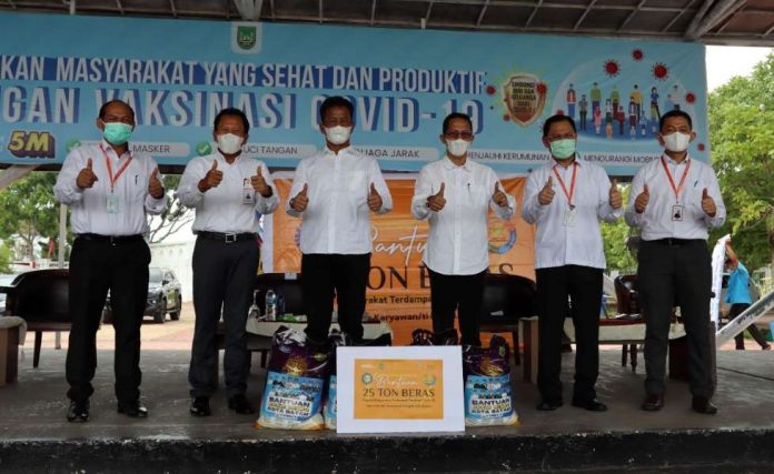 bright PLN Batam Bagi 25 Ton Beras ke Batam bright PLN Batam Bagi 25 Ton Beras ke Batam