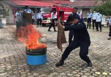 Pentingnya APAR Minimalisir Bencana, Rutan Karimun Gelar Simulasi Kebakaran Simulasi Kebakaran Rutan