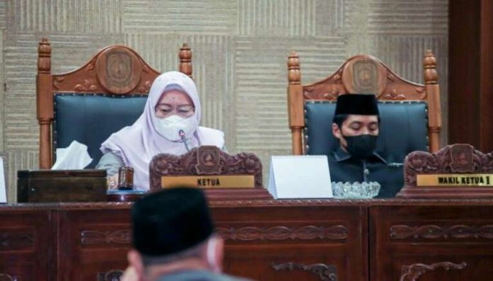 KETUA DPRD Kepulauan Anambas Hasnidar
