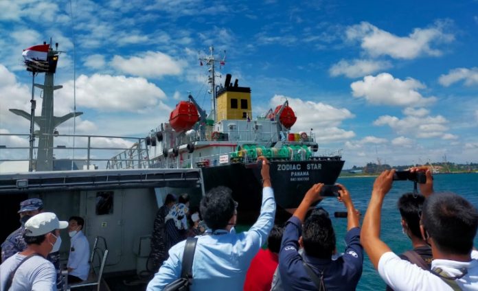 Kapal panama bawa limbah hitam