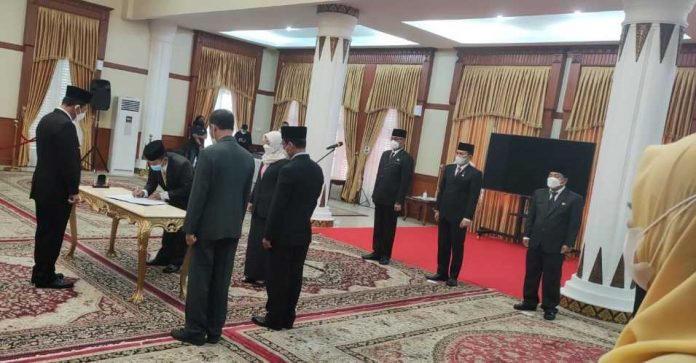 Pelantik enam pejabat eselon II hasil seleksi JPT Pratama Pemprov Kepri