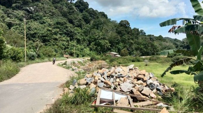 Proyek Jalan di Kuala Maras Anambas Proyek Jalan Simpang Letung-Kuala Maras Anambas Terkesan "Main Main"