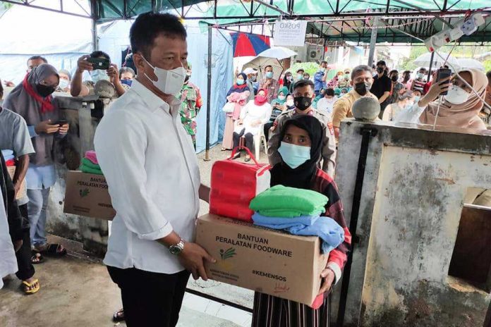 Walikota Rudi salurkan bantuan Korban Kebakaran