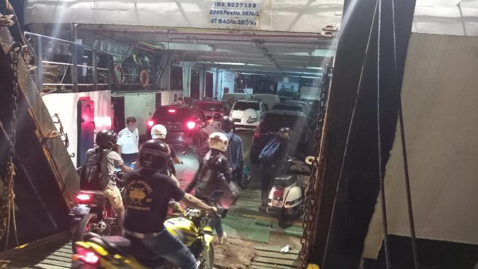 Aktifitas di Pelabuhan RoRo Tanjunguban Kini Aktifitas di Pelabuhan RoRo Tanjunguban Berangsur Normal, Tetap Berlaku Prokes