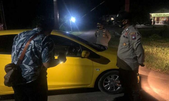 Berikan Rasa Aman, Polsek Galang Laksanakan Cipta Kondisi Beri Himbauan Prokes (1)