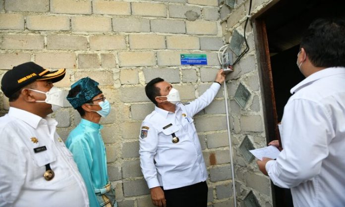 Gubernur Resmikan Aliran Listrik Masuk Desa di Karimun, Upaya Penuntasan Program Kepri Terang