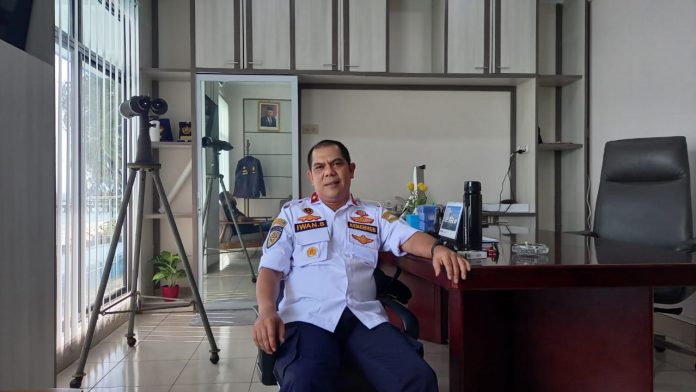 Kepala Kantor UPP Kelas I Tanjunguban Laksanakan Program Peduli Lingkungan Dari Sampah Pelastik