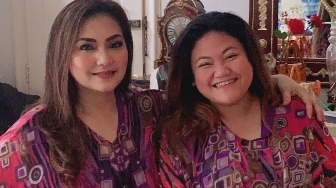 Nia Daniaty dan Olivia Nathania (foto net)