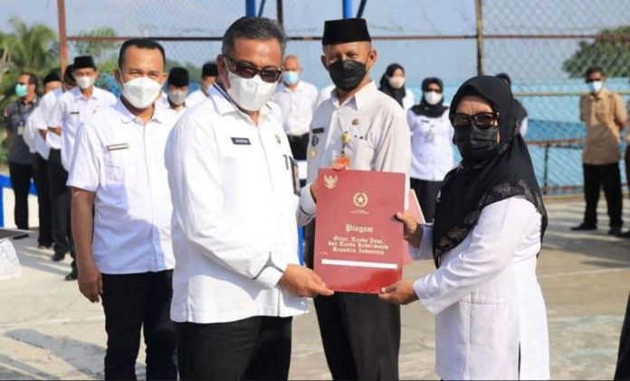 Satya Lencana untuk Guru Belakangpadang