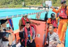 Tim SAR Gabungan Selamatkan 2 Unit Pompong Nelayan yang Tenggelam di Anambas Tim SAR Gabungan Selamatkan 2 Unit Pompong Milik Nelayan yang Tenggelam di Anambas