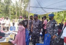 Turunkan Tim ke Pulau Sulit Dijangkau, Lanal Tarempa dan Pemda Anambas Gesa Vaksinasi