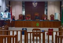 Hakim Jatuhi Hukuman 2 Tahun Denda 50 Juta Subsider 3 bulan oleh PN Tipikor TPI Hakim Jatuhi Hukuman 2 Tahun Denda 50 Juta Subsider 3 bulan oleh PN Tipikor TPI