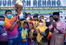 Lumba-Lumba Swimming Center Tanjungpinang Juara Umum Kejuaraan Renang Pelajar se-Kepri Juara Umum Kejuaraan Renang Pelajar se-Kepri