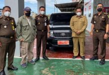 Mantan Dinas Koperasi Pemkab Kembalikan Mobil Dinas ke Kejari Bintan Kembalikan Mobil Dinas ke Kejari Bintan