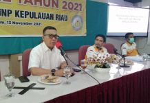 Iluni UNP Kepri Gelar Seminar Guru Unggul Hadapi Digitalisasi, 27 November 2021 Ketua DPW Iluni Universitas Negeri Padang Muhd Dali