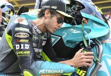 Valentino Rossi Gantung Helm, MotoGP Valencia Trending Topic Twitter Dunia