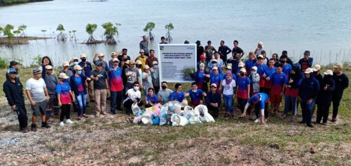Badan Pengusahaan Batam melaksanakan penanaman seribu mangrove