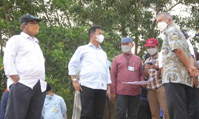 Batubesar dan Masjid Tanjak Bandara Batam Batubesar dan Masjid Tanjak Bandara Batam